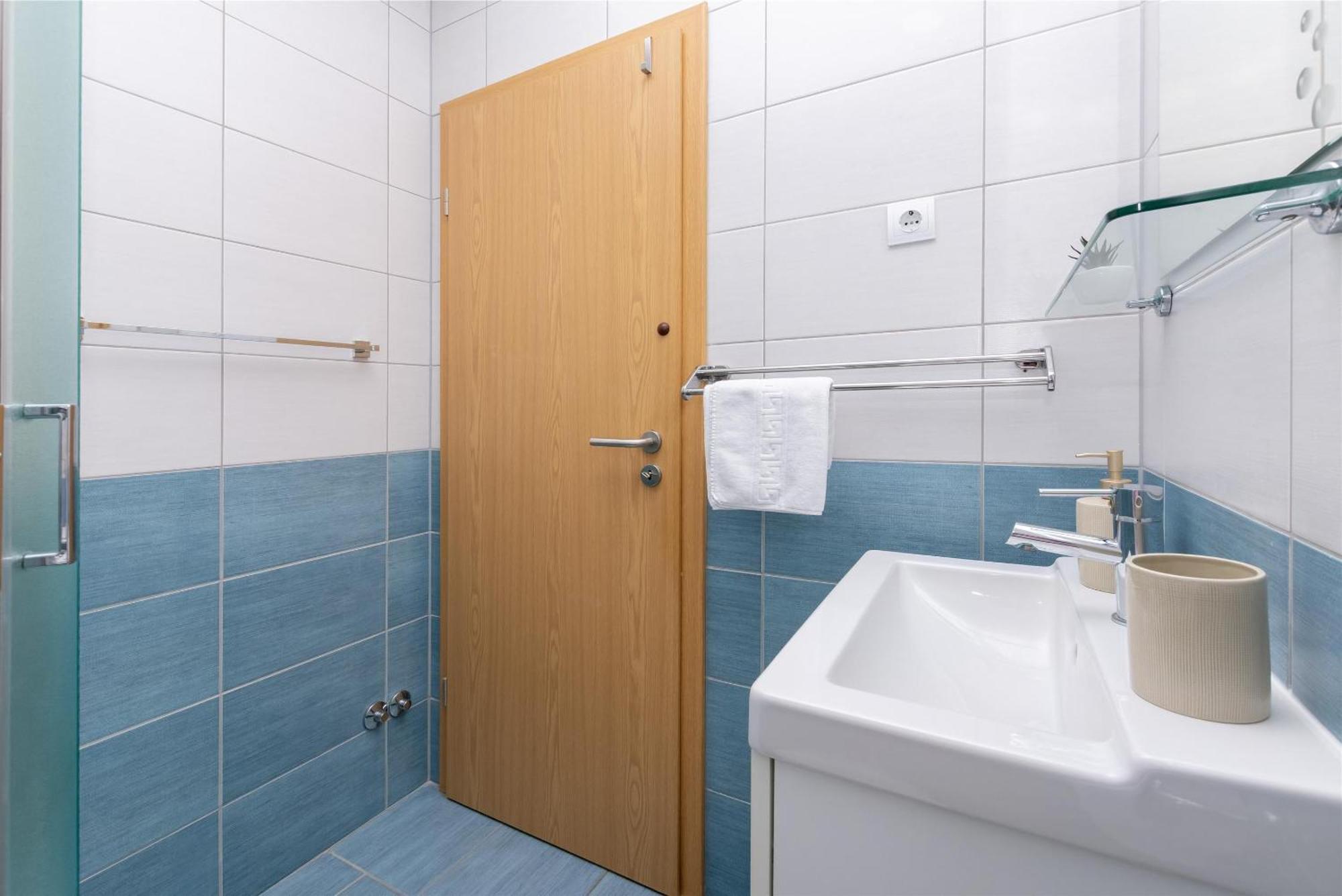 Apartments Marijo Baška Voda Zewnętrze zdjęcie