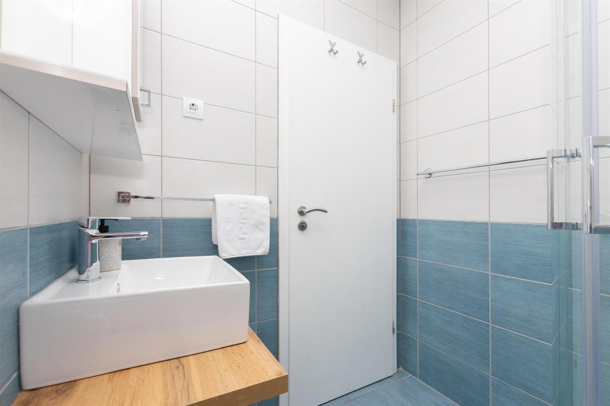 Apartments Marijo Baška Voda Zewnętrze zdjęcie